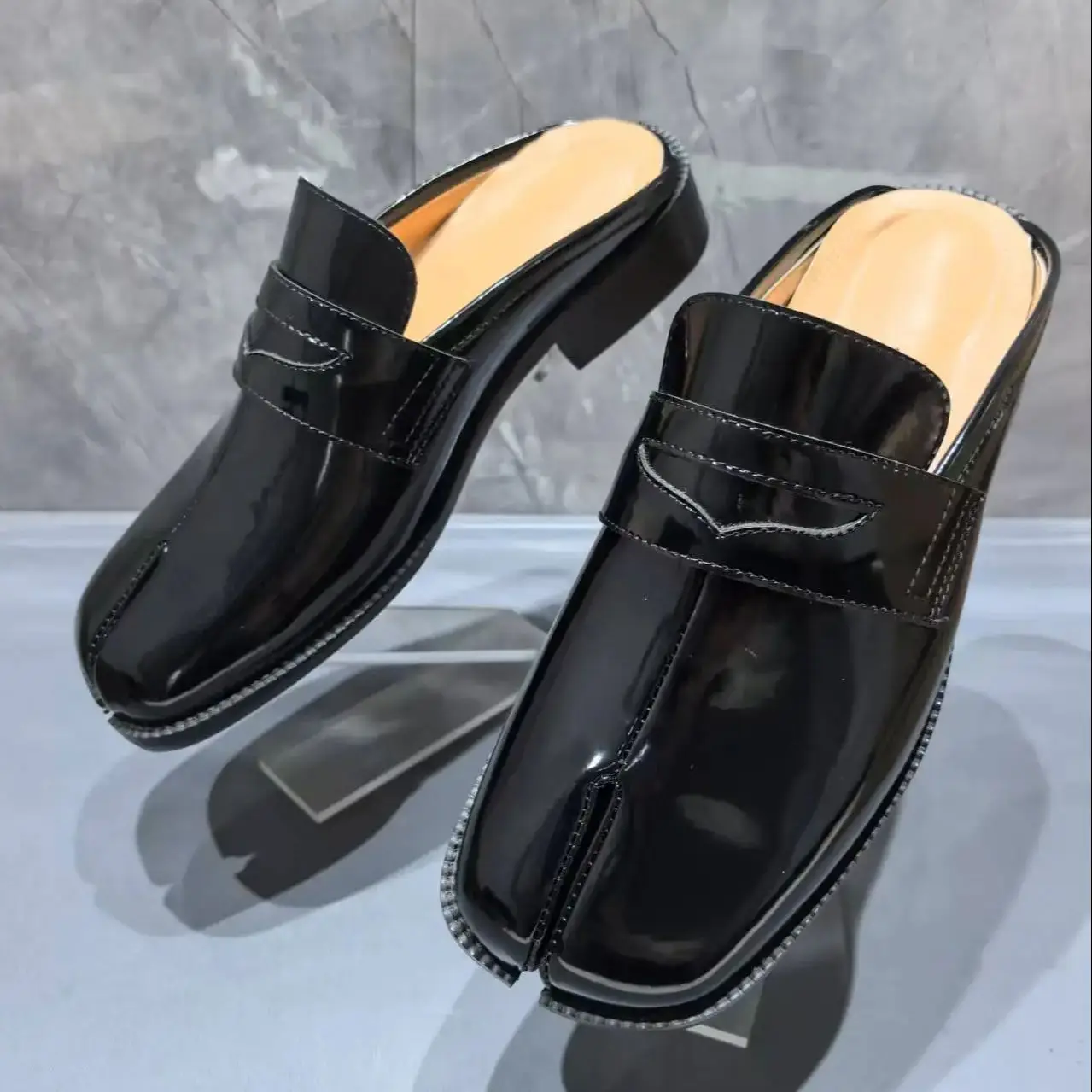 Split Toe Tabi Men's Slippers  - огляд і ціна Shoes Heels Men