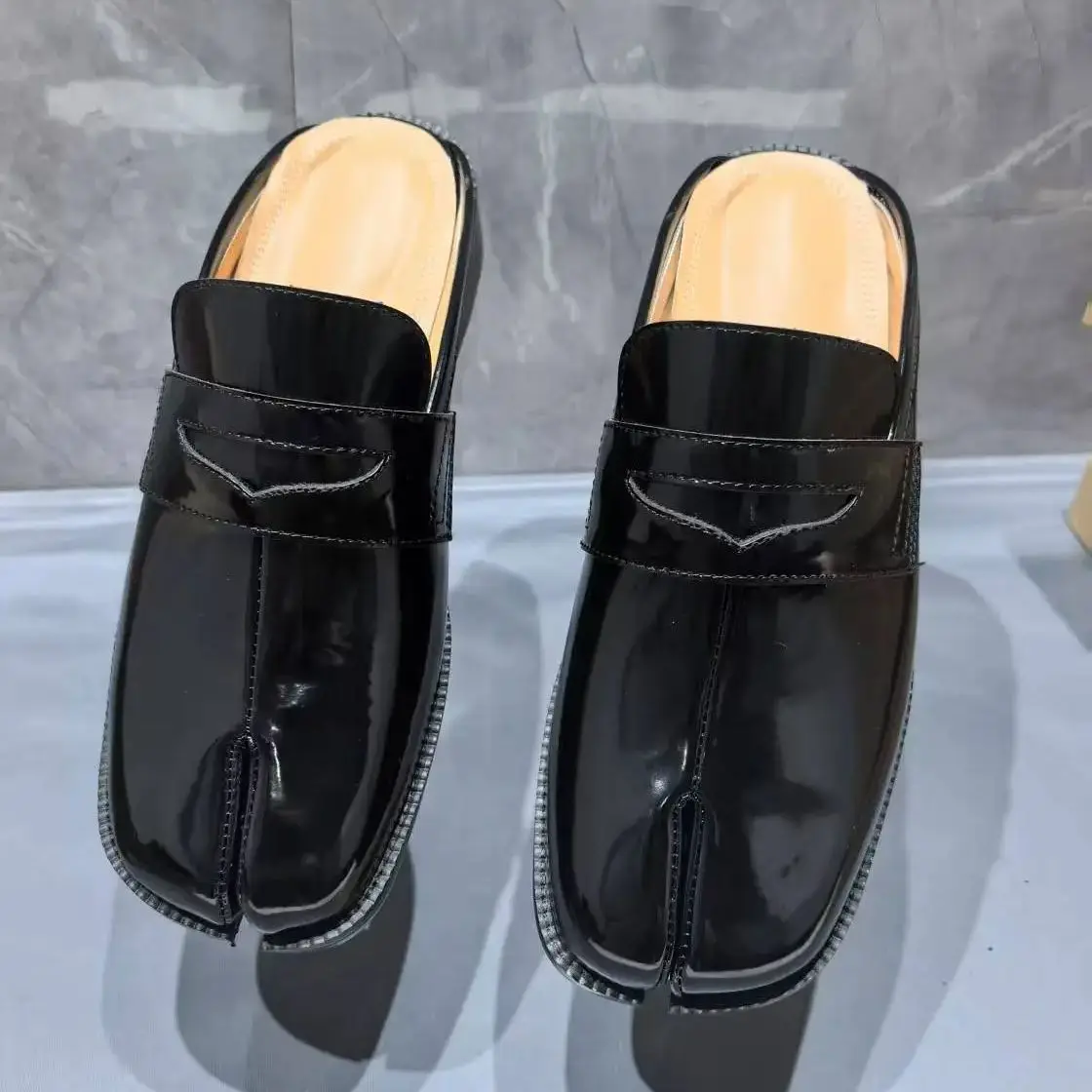 Split Toe Tabi Men's Slippers  - огляд і ціна Shoes Heels Men